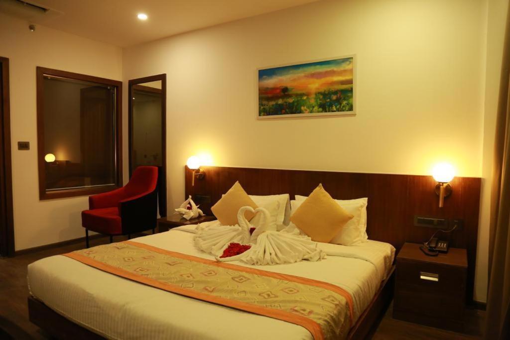 Sky Penta Residency Hotel Iritti Exterior photo